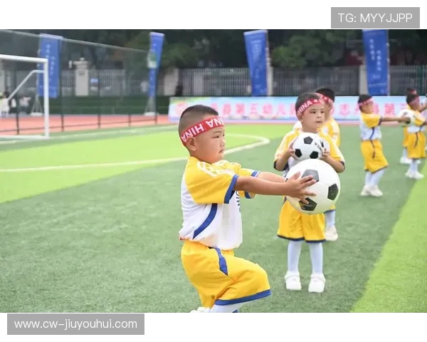 武侯区精英足球助力青少年体能提升与校园体育融合发展 武侯区精英足球助力青少年体能提升与校园体育融合发展